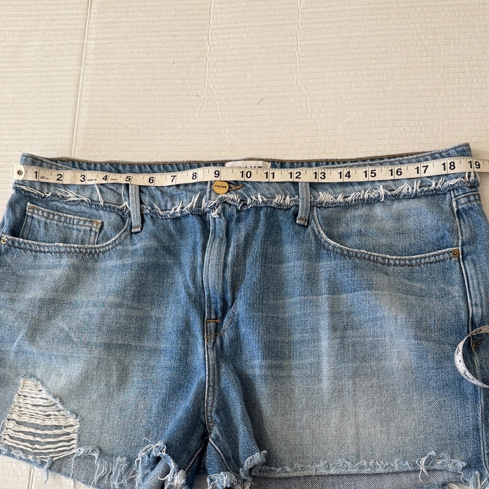 Frame Denim High Rise Shorts Size 33 Le Grand Garcon Distressed Light Wash Jean - Picture 8 of 11
